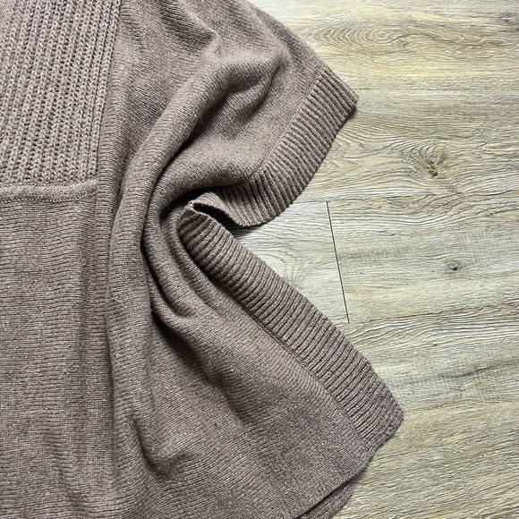 Talbots Wool Blend Ruana Poncho Women's Knit Sweater Tan Shawl One Size - Picture 7 of 8